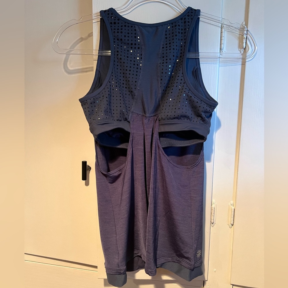 Athleta workout tank w/built in sports bra. XS